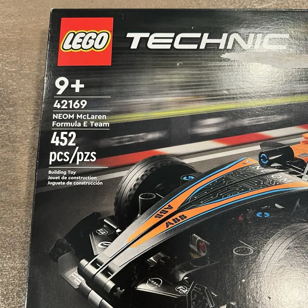 LEGO® Technic NEOM McLaren Formula E Team Building Set 42169 NEW
